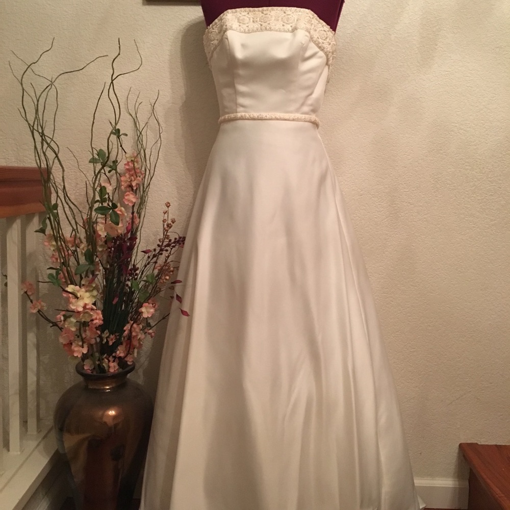 Wedding dress